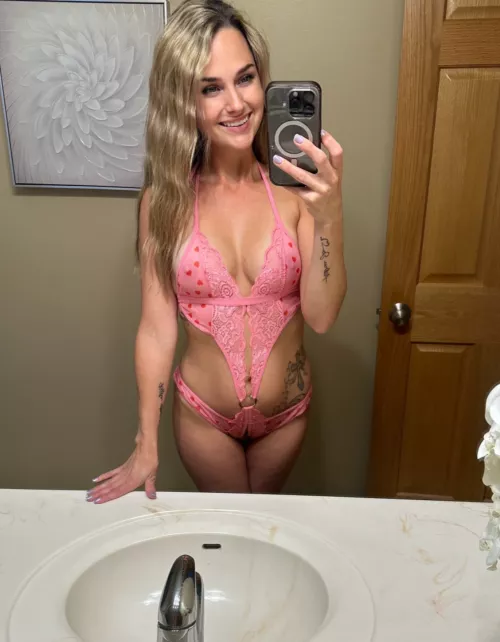 feeling pretty in pink :) by ItsMirandaMarie