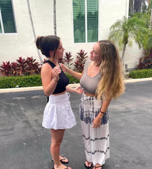 Sister envy by GhostClownKR