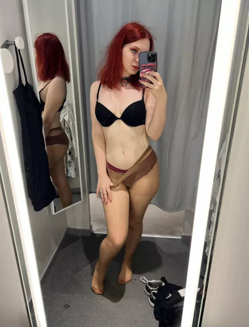 Touch my nylon legs  by ichigo_emaa