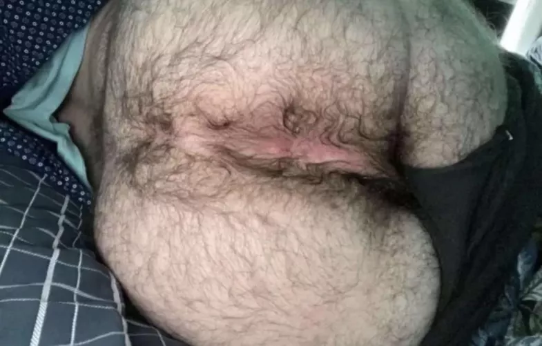 21 bottom and still a virgin because no one seems to like hairy holes by Bored_college_boy