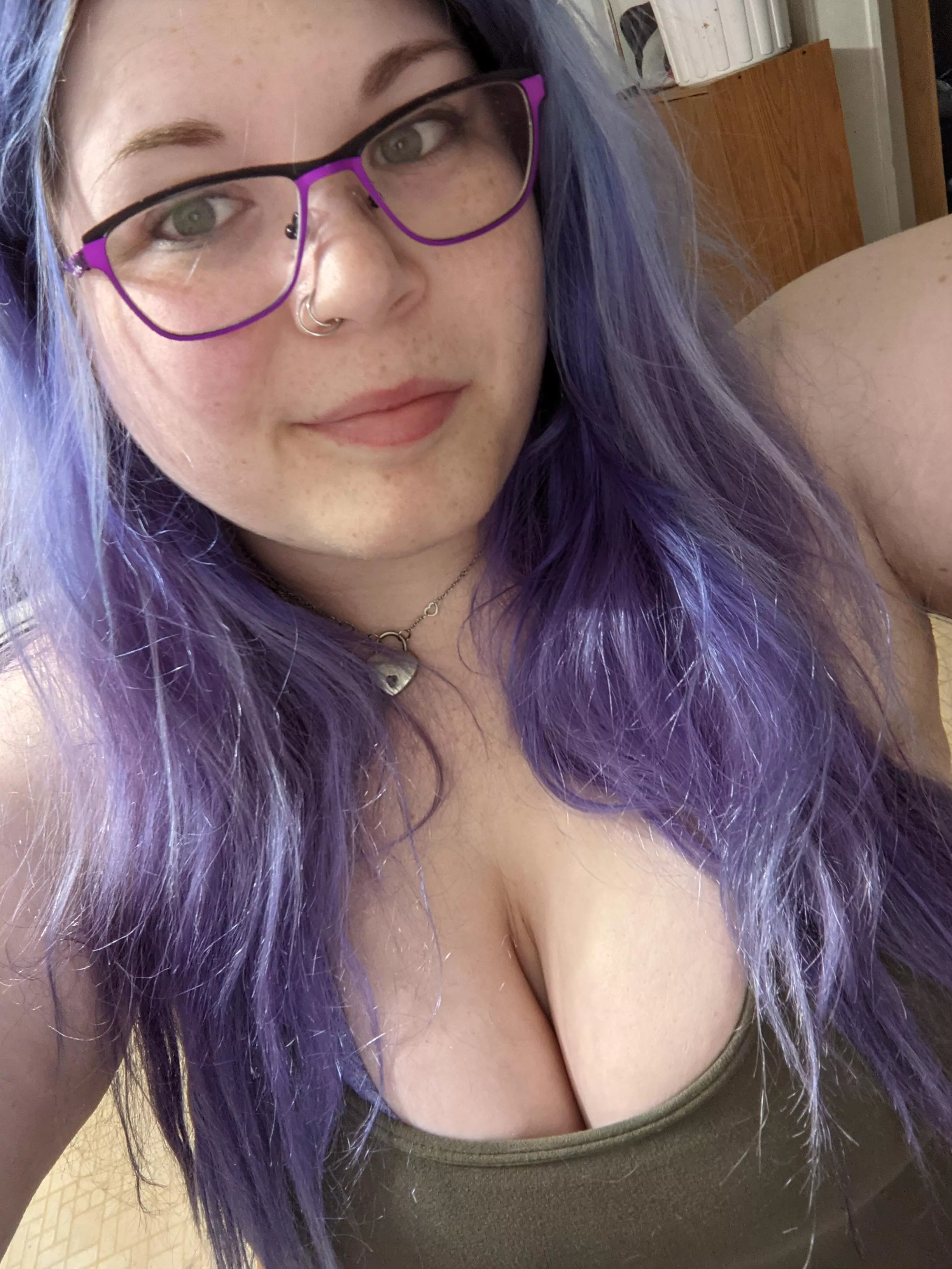 A happy girl can take all your troubles away posted by cinanom_bunz