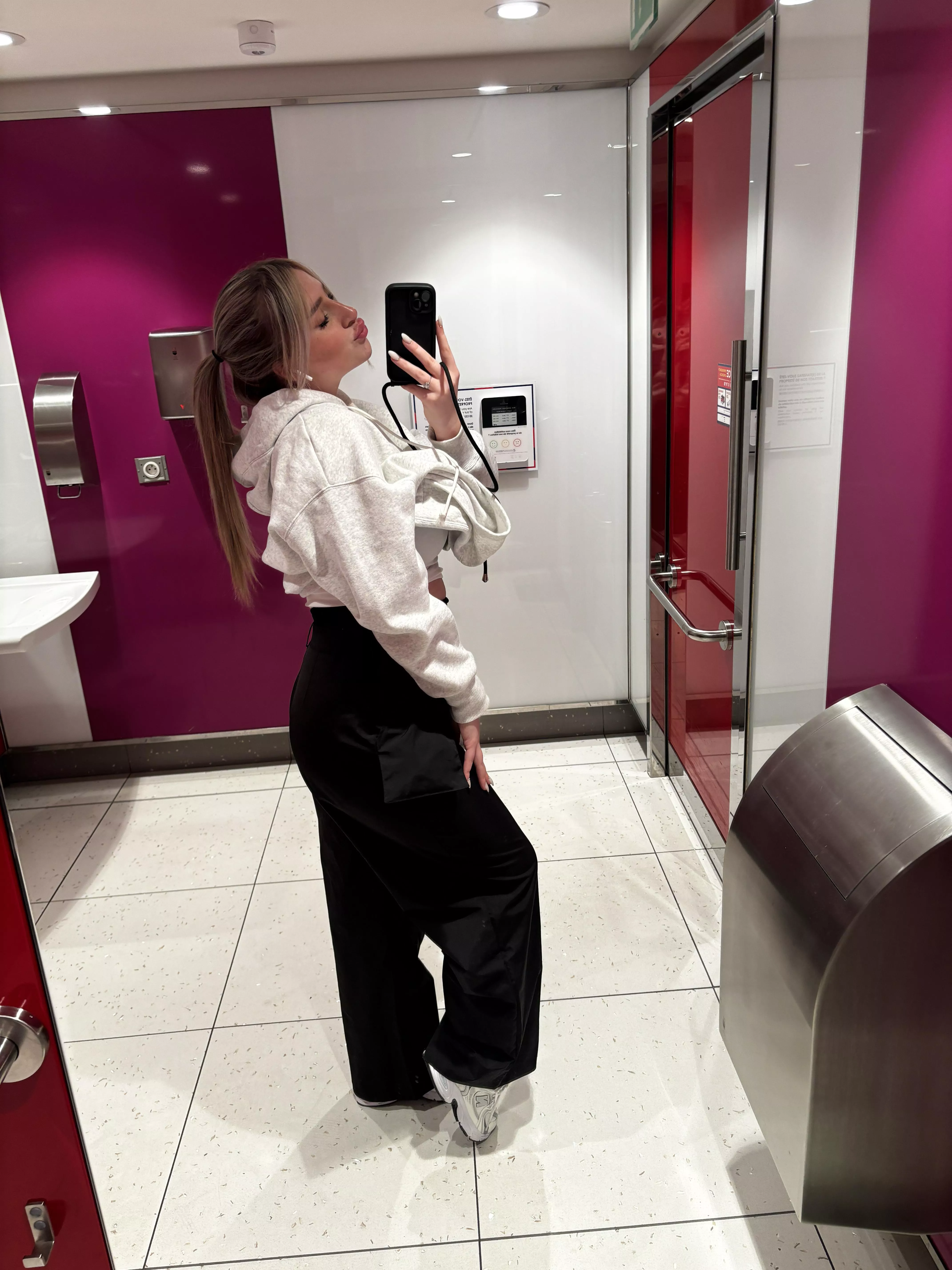 Do I look beautiful in this outfit? posted by Payallyona