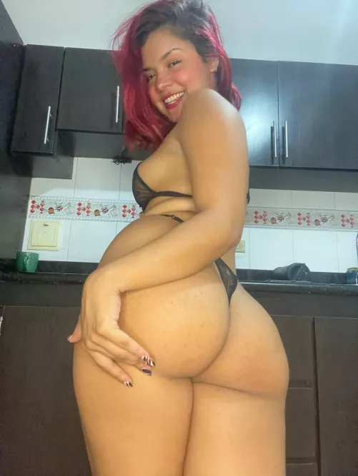 Do you like how I spread em daddy? by Yoisnia