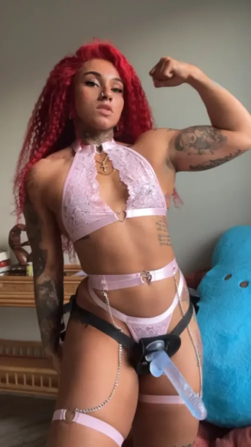 I want a sissy I can prick every morning by buffbambii