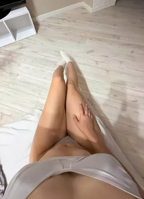 little hot body by prettykittycatl