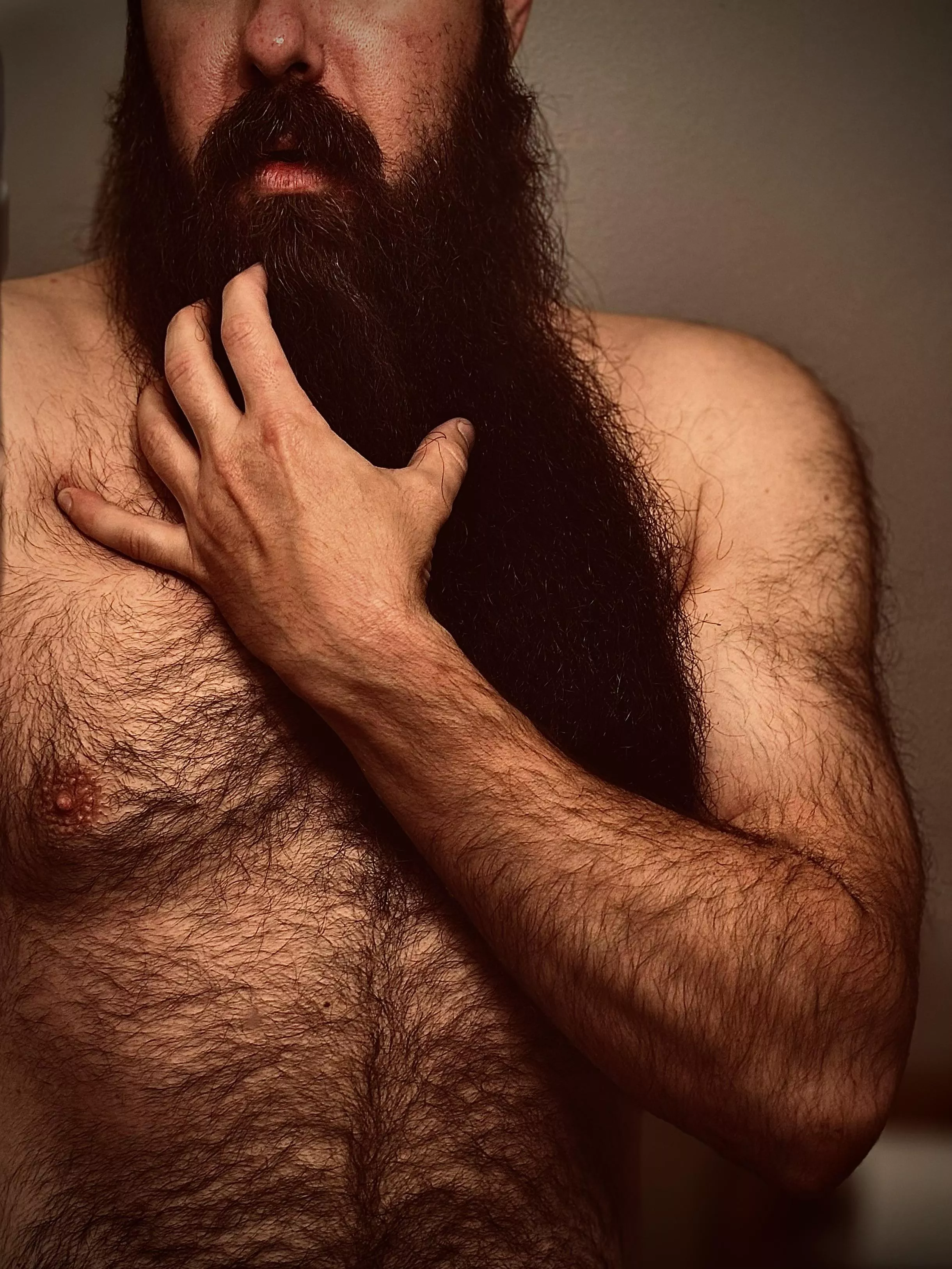 Paint me like one of your husky middle-aged American men 🚢🍒👩‍🎨🧊🚪🌊🦀💙 posted by DadBodFromWish