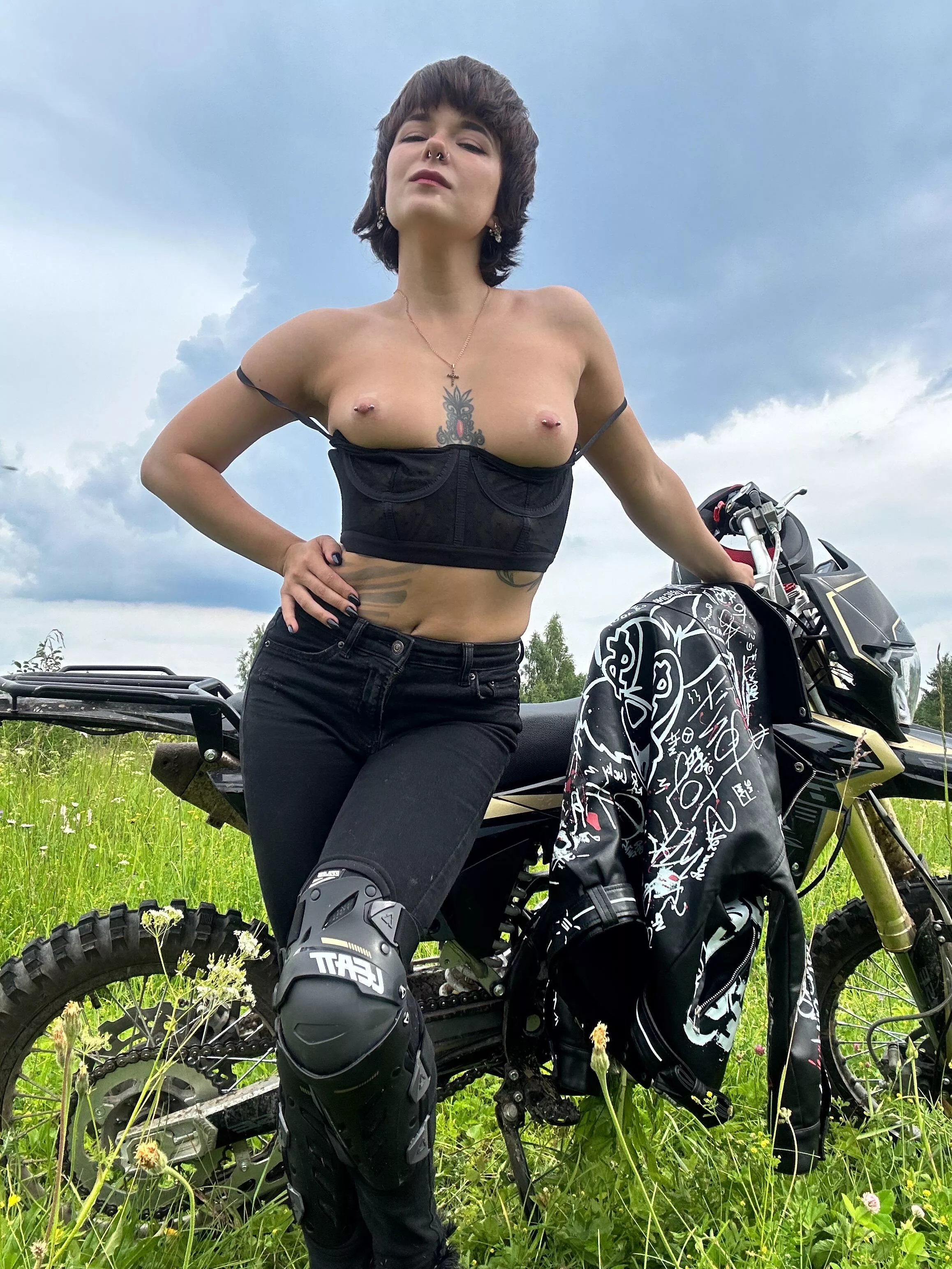 What part would your tongue touch first posted by Uncosenya