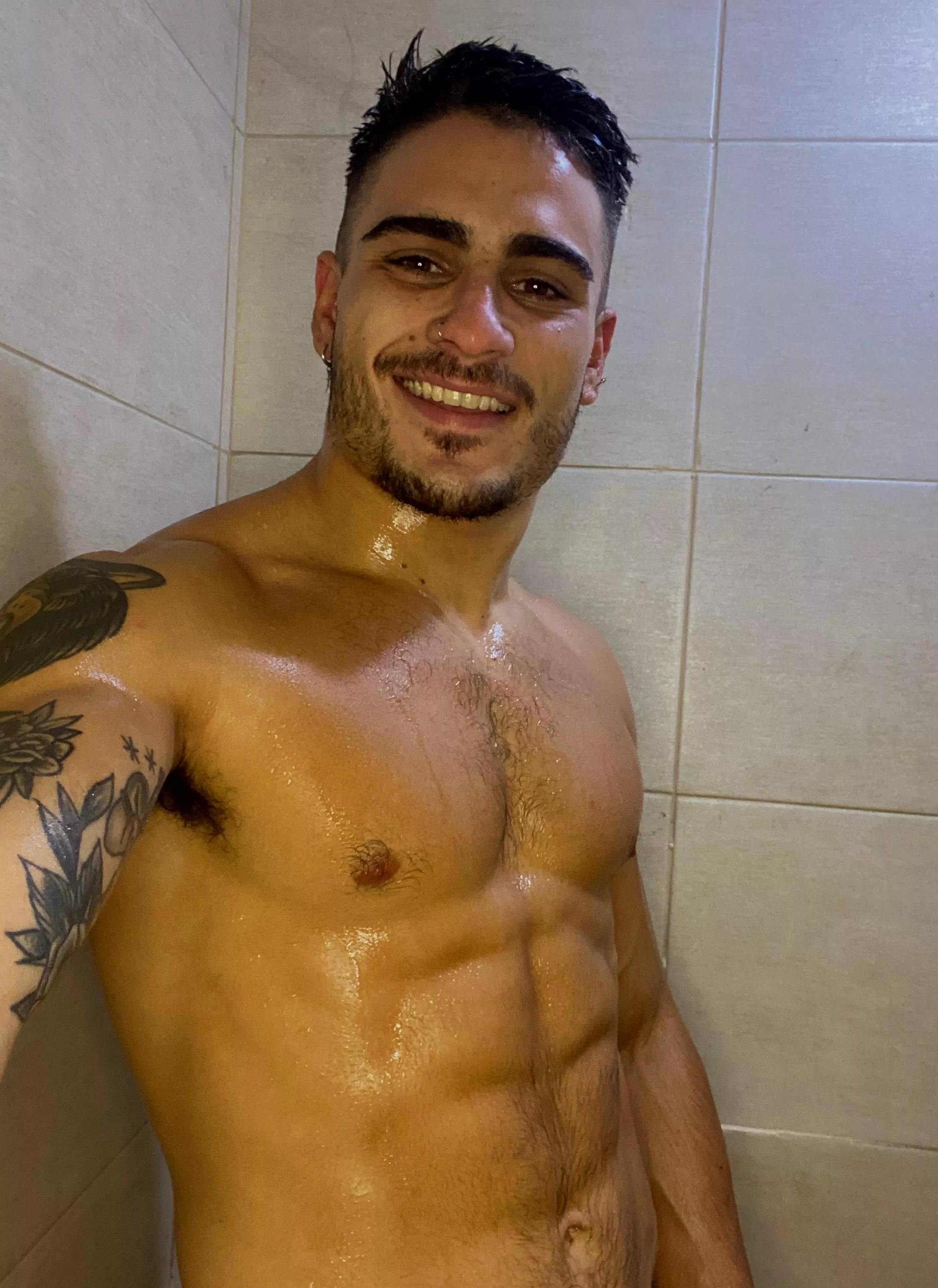 who's the naughty boy in the shower? posted by OlieTheKing