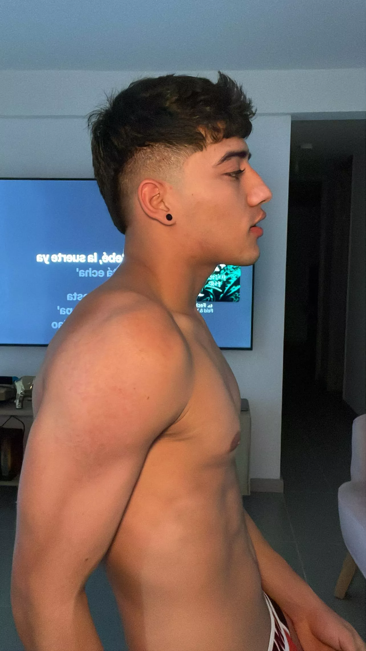 As a 18yo, 150lbs twink, would you be my perfect dominant partner? posted by desiredprincess