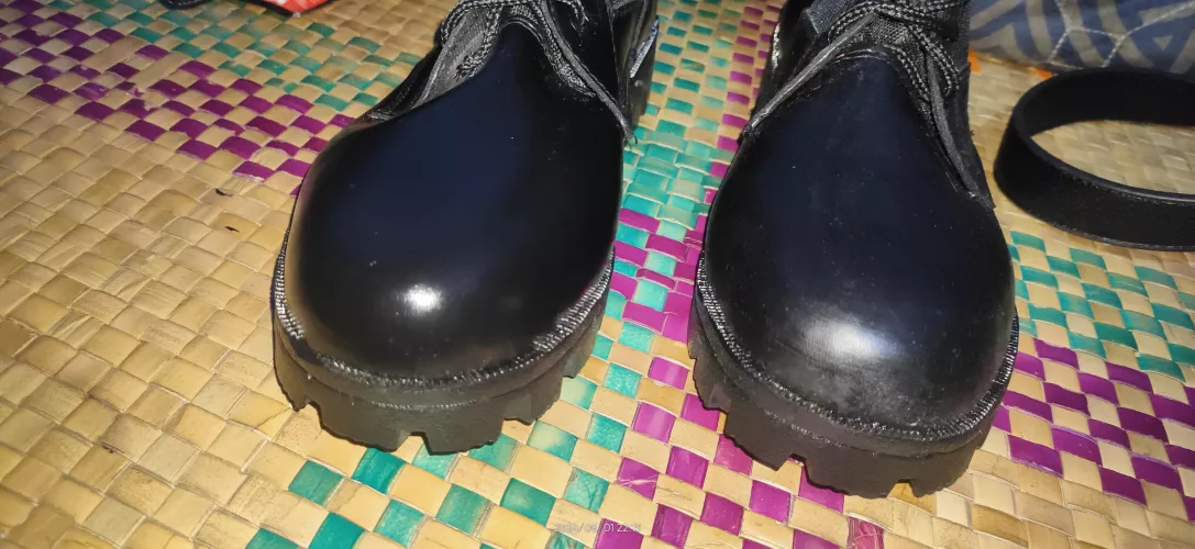 Bought combat shoes, right one is sticky but left isn't, and right also lost its shine after I wiped it, why is it like that and what can I use to have it shine like the left one again? by ImYouButBetter21