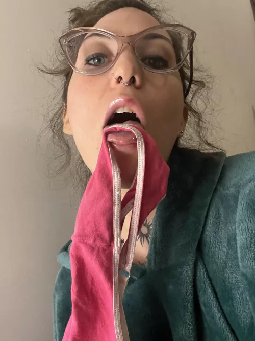 Do u want to play with them? by mandarinawine2