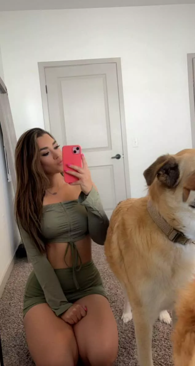 follow @bella_lola6 posted by bustylolabella