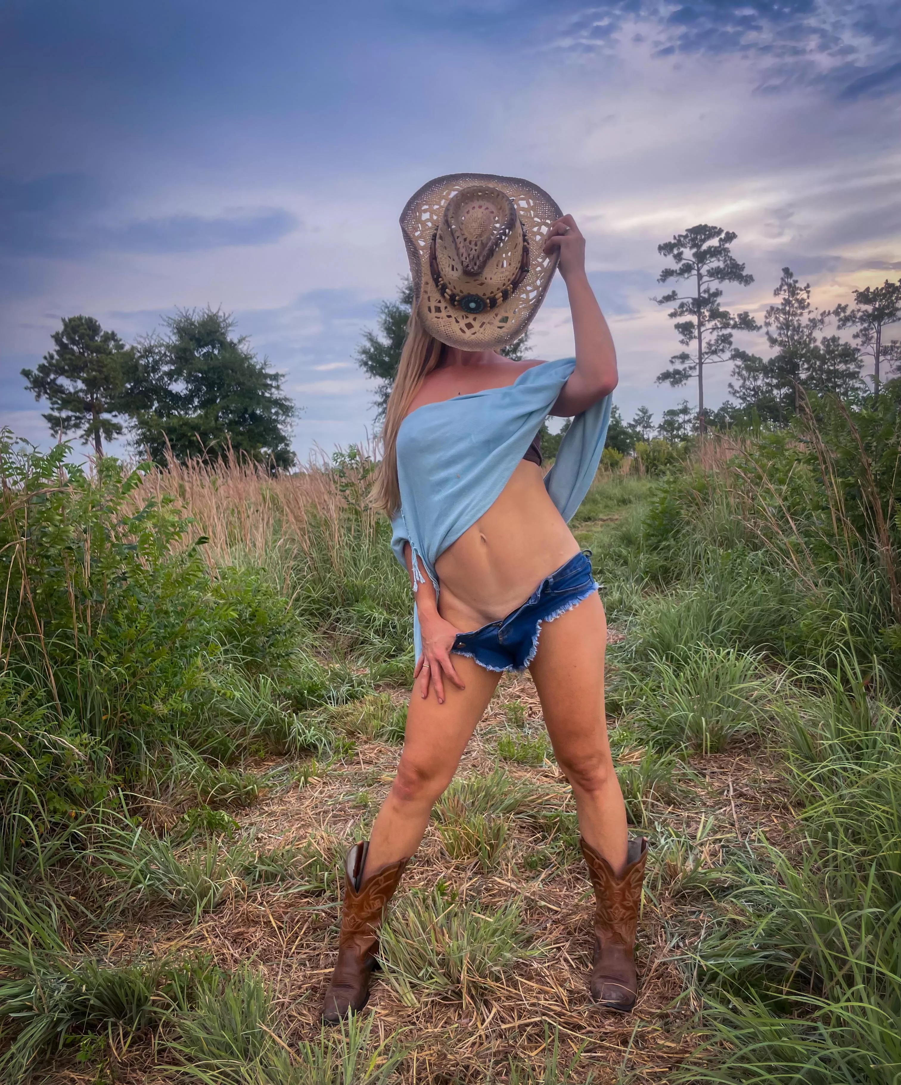 Giddy up  posted by Sierra_Hayes