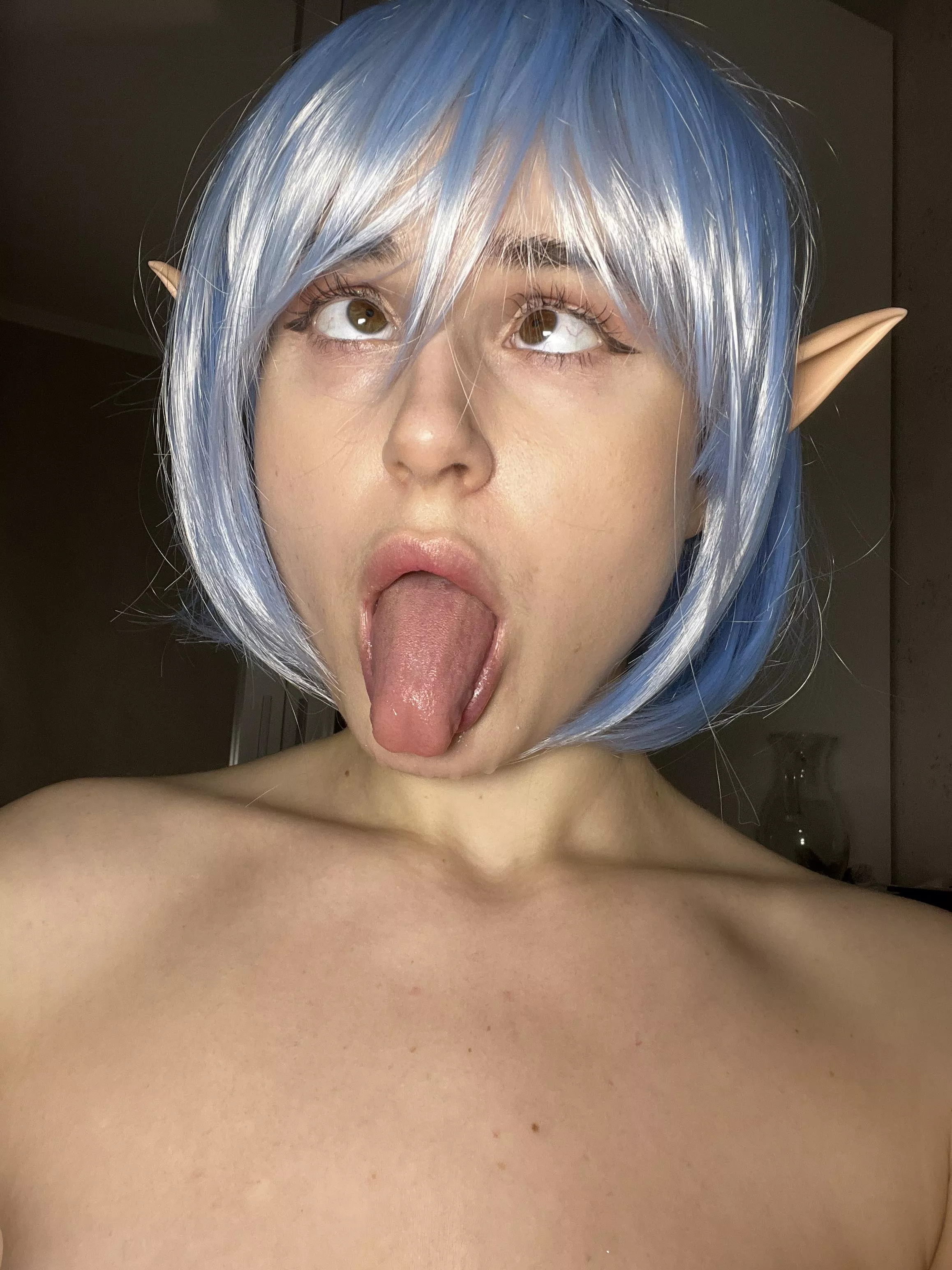 girl with the funny face, waiting for love posted by amazedsuperior