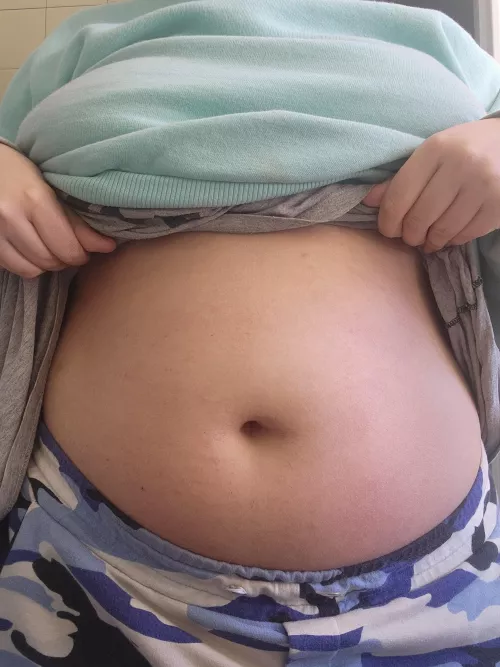 Imagine you are playing with my bellybutton  by abbysweet_