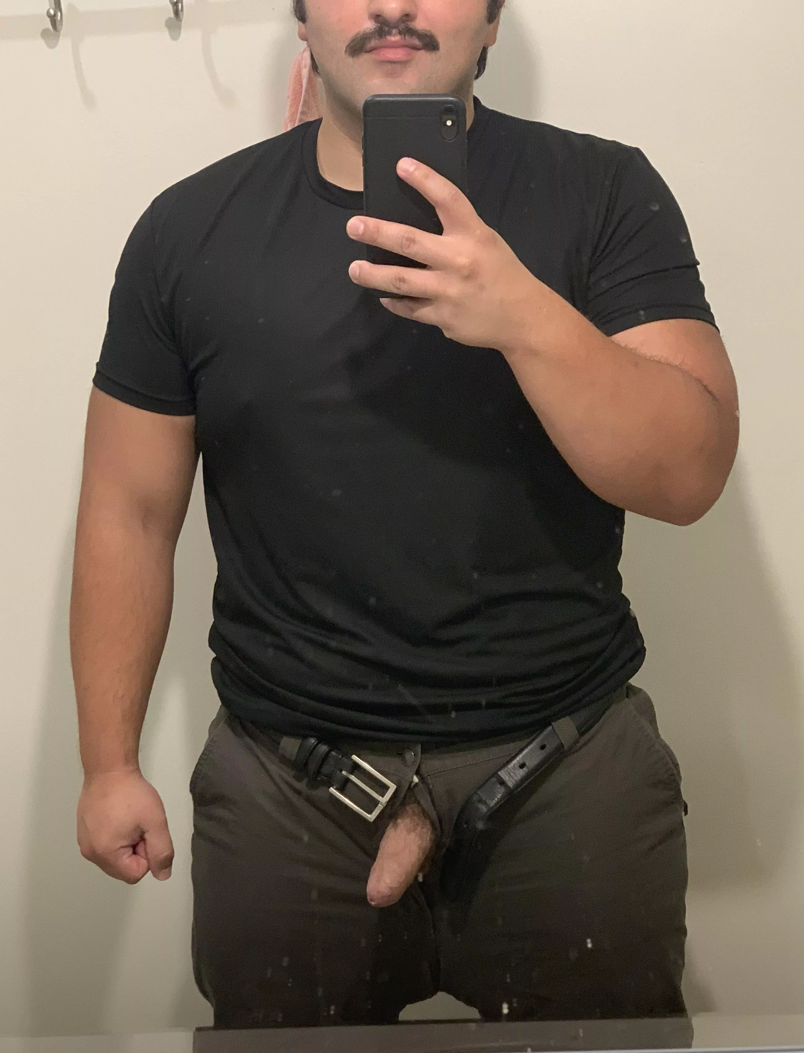 Promise I won’t tell anyone if you give it a little lick bro.. posted by manu9411