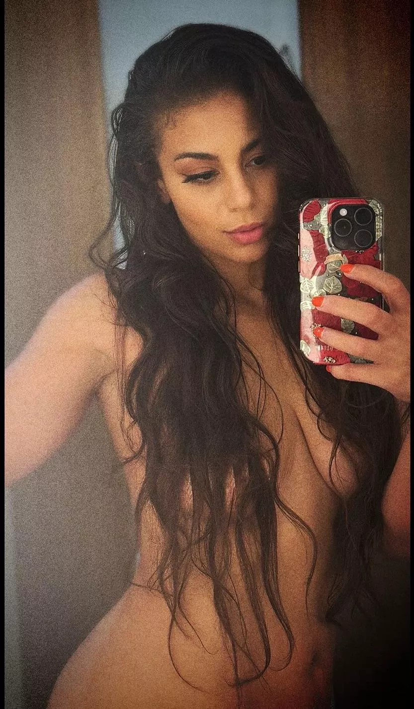 Samantha Irvin  posted by NoOne-Really11