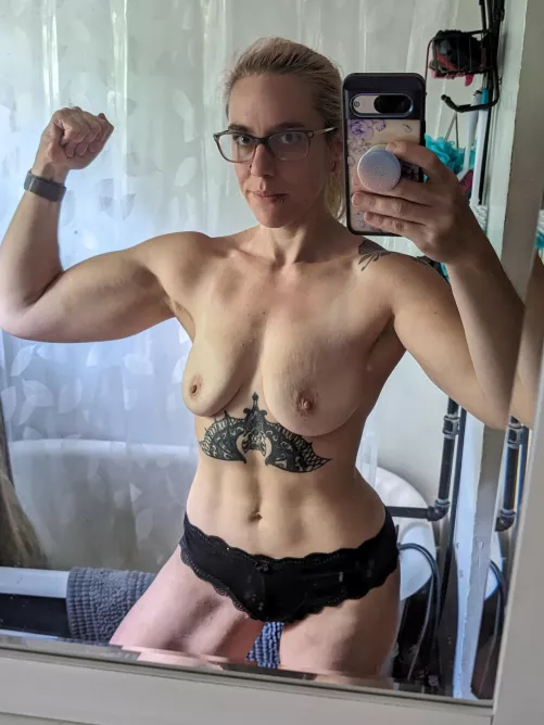 Sometimes, the light hits just right ☺️ by fantasyofmelody