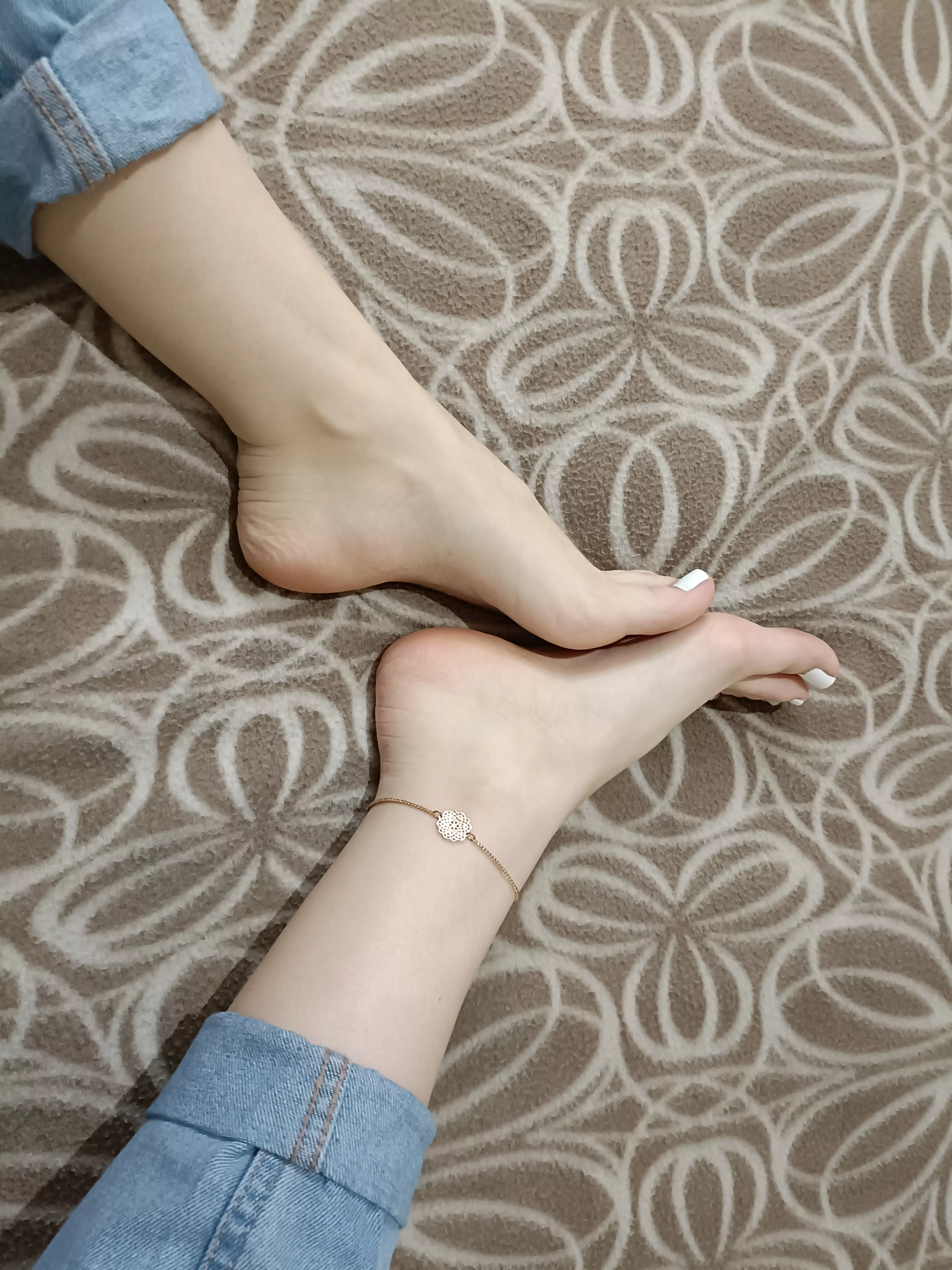 What shoes would look best on my feet? posted by only-avery