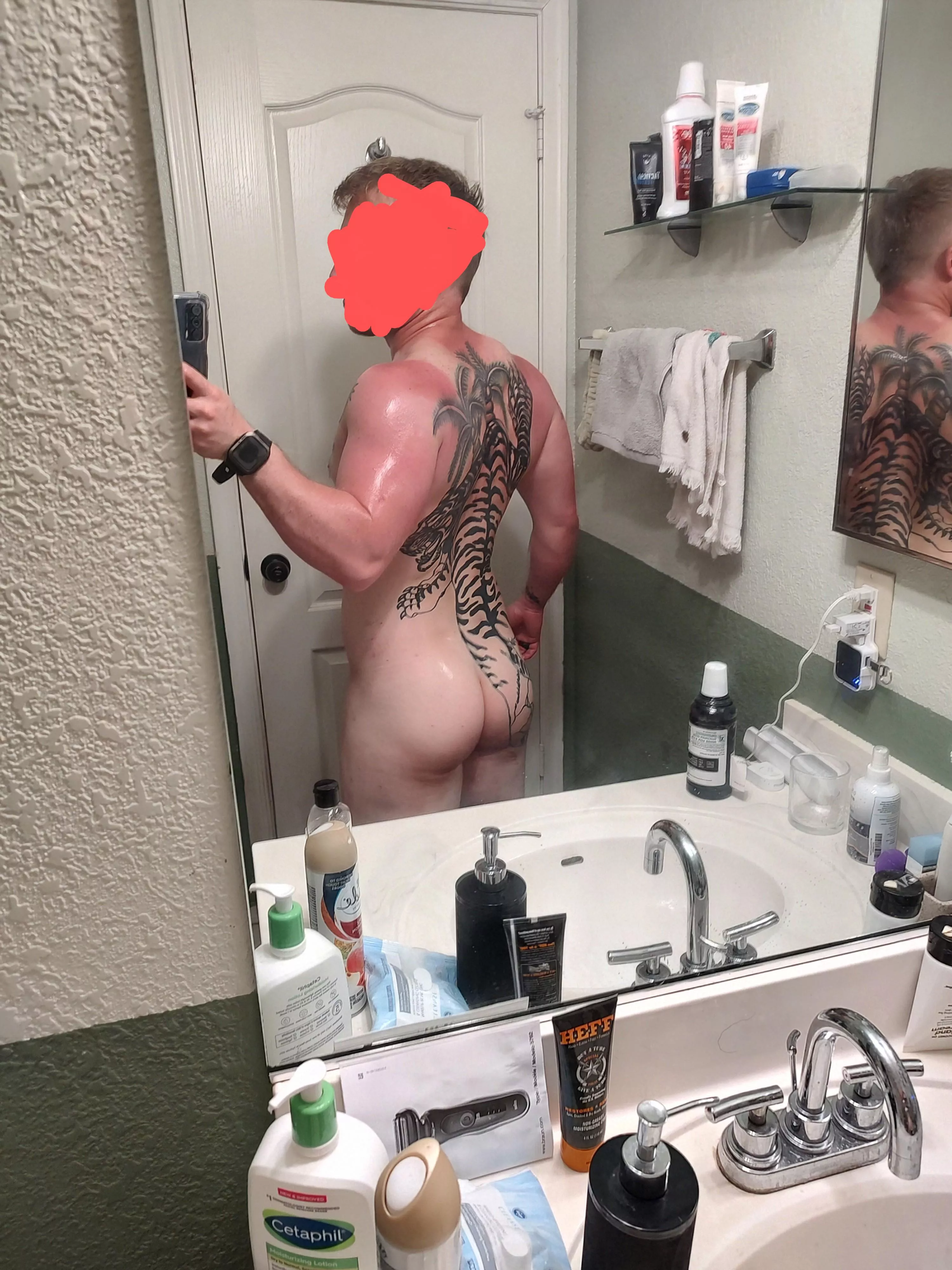 Bouncy bubble butt 😜😜😜 posted by MysteryFirefighter