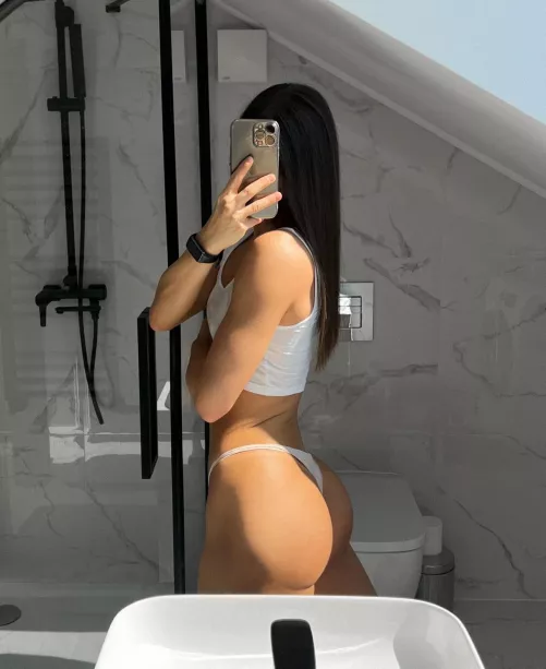 hot enough? by linasphysique_