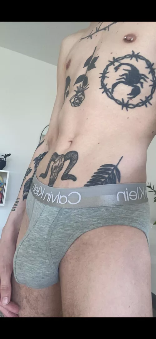 how do u like my bulge? (25yo) by gaykobcunt