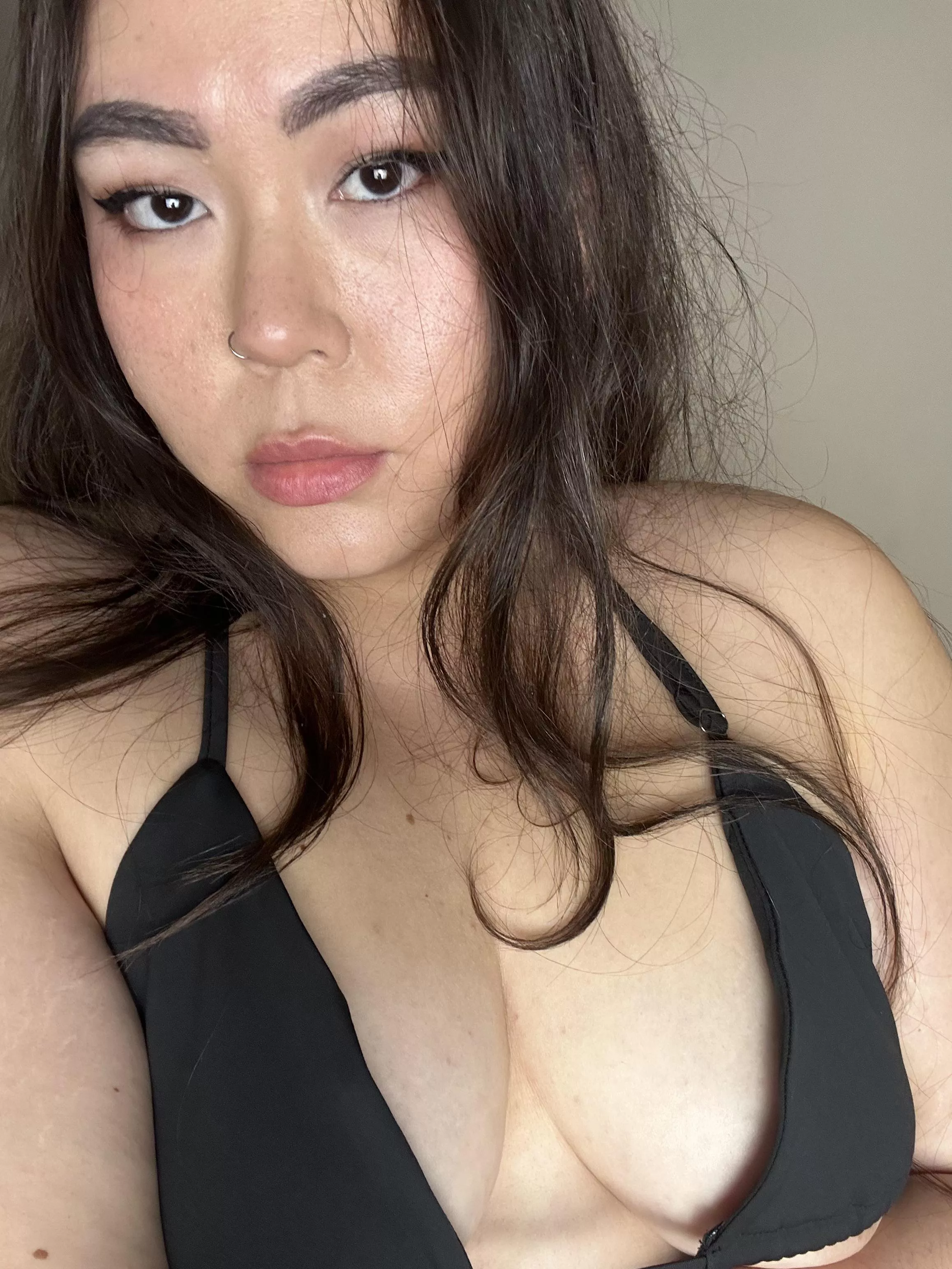 How many shots would you need to fuck a chubby Japanese girl? 🫣 posted by reinaishii