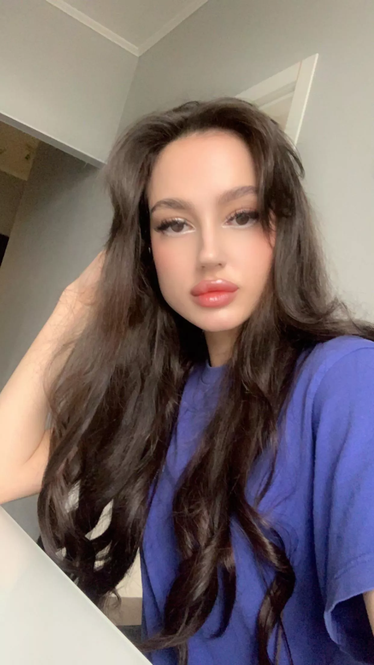 love showing off my long luscious hair posted by andyksks