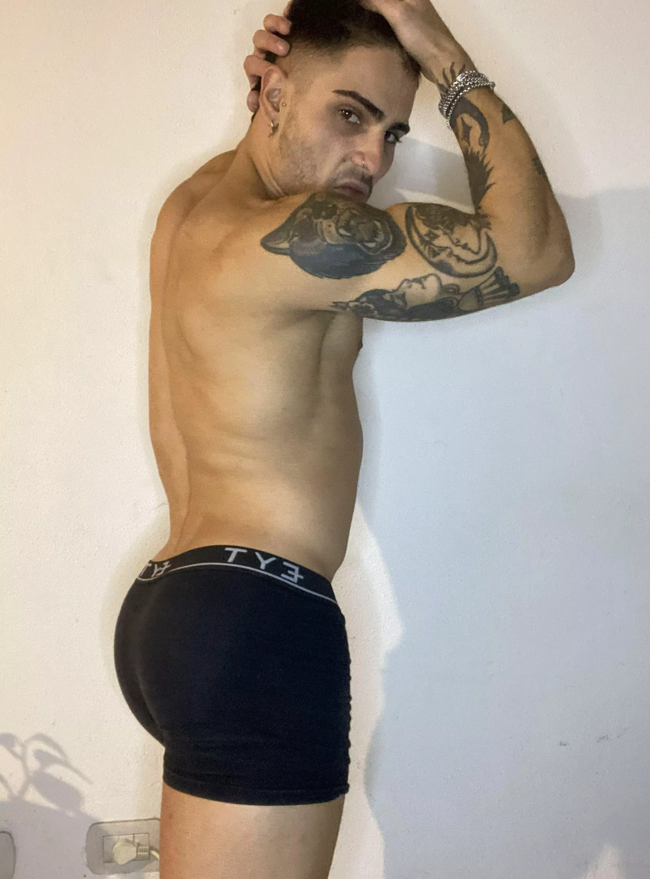 Mmmm, juicy soccer armpit. posted by KingOliverXOXO