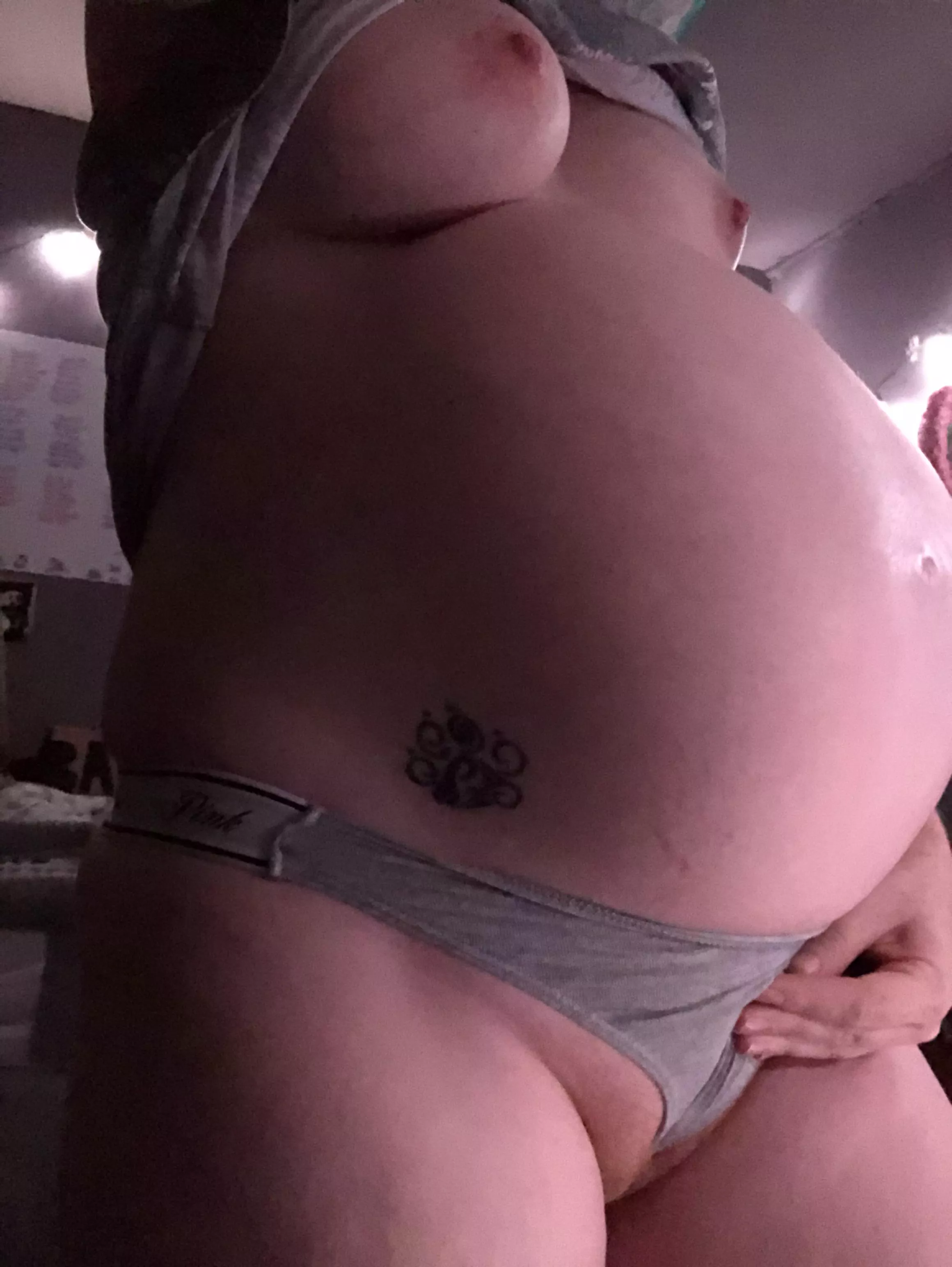 Pregnancy and lips ?  posted by Fabulous_Author3276