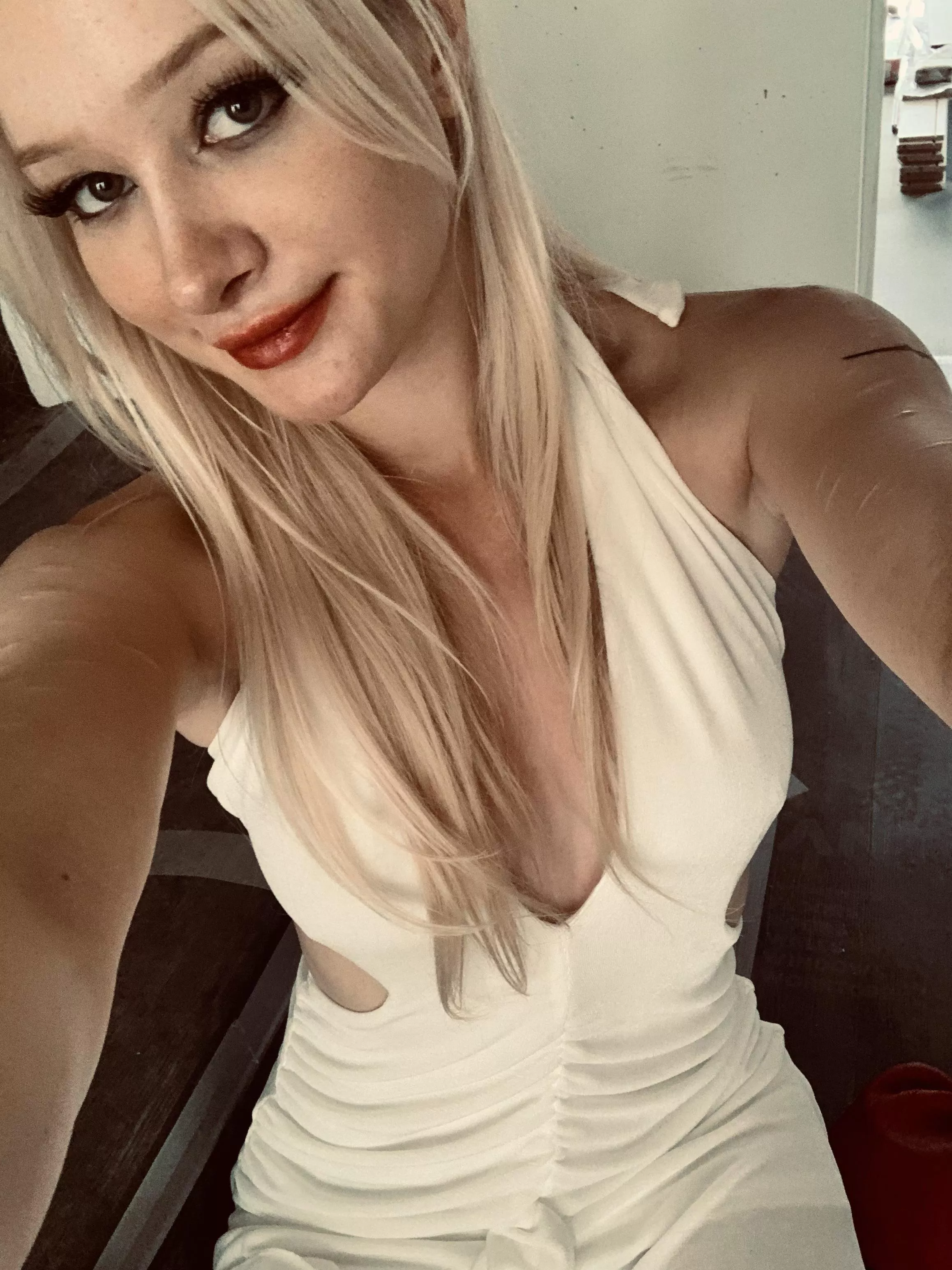 trophy with no man… posted by Illustrious_Bed_5811