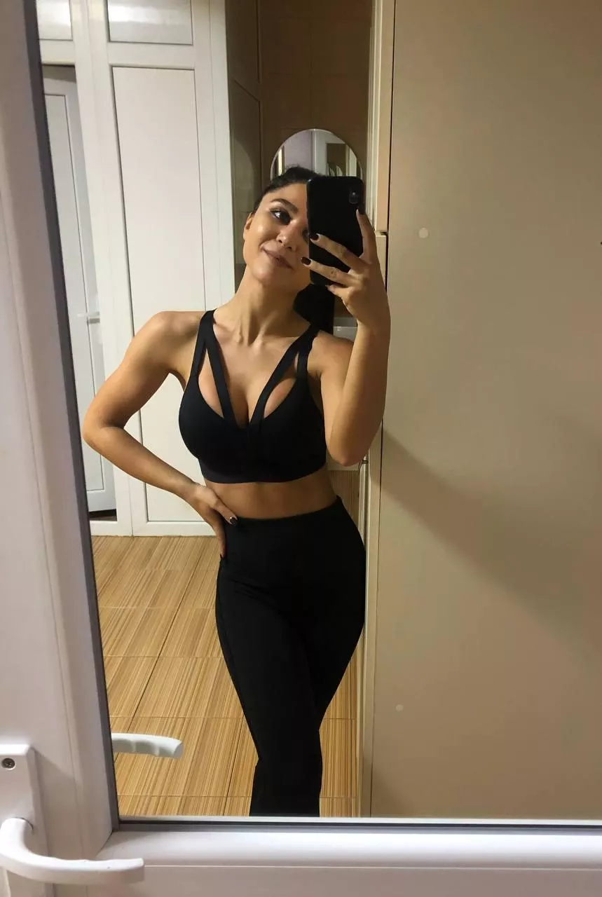 warming up your booty is important! would you help? posted by ChristyChai