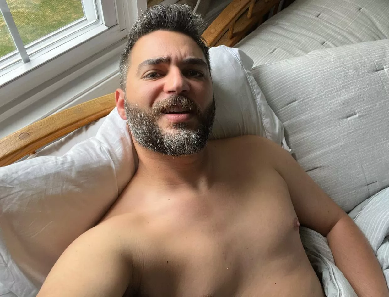 Dm daddy - would love a cute couple posted by Ian191919