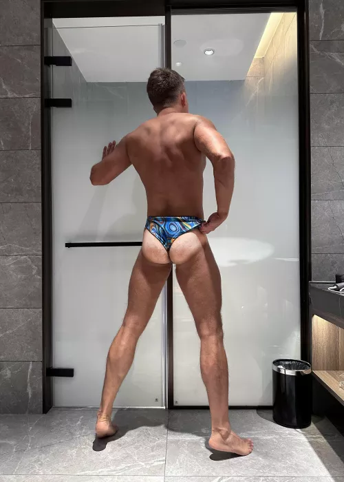 Do u like more Speedo or thong tanline by alexandromortias