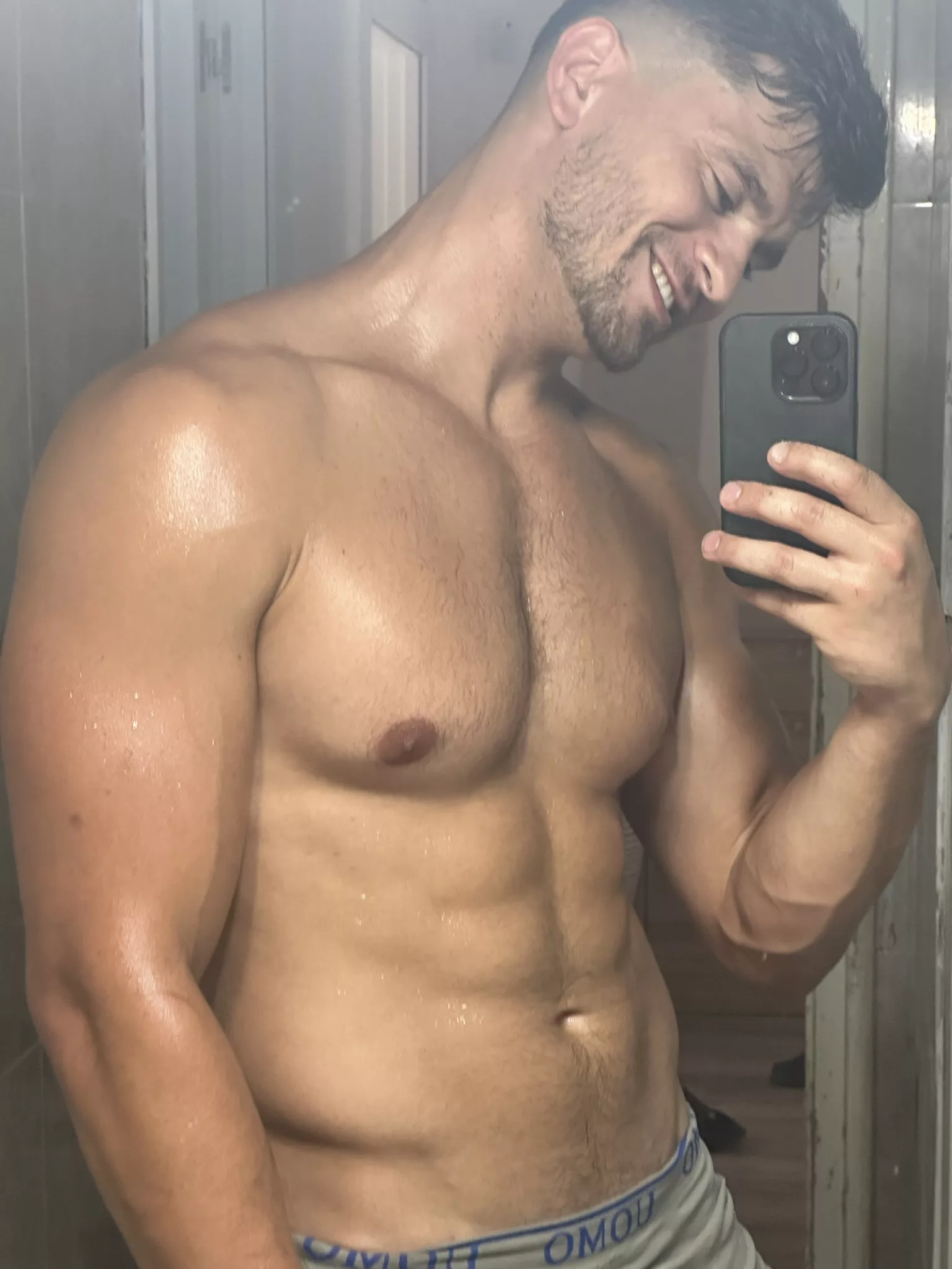 Do you like my V? posted by realisiwak