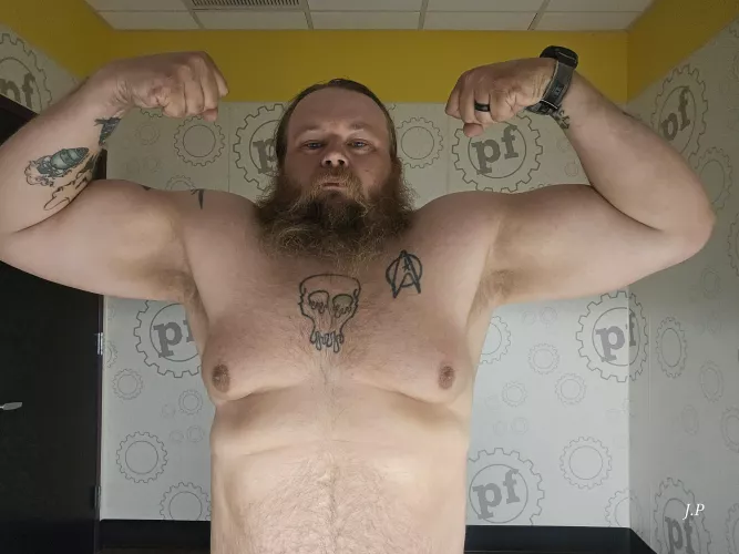 Hot and sweaty at the gym by Farmerjohn416