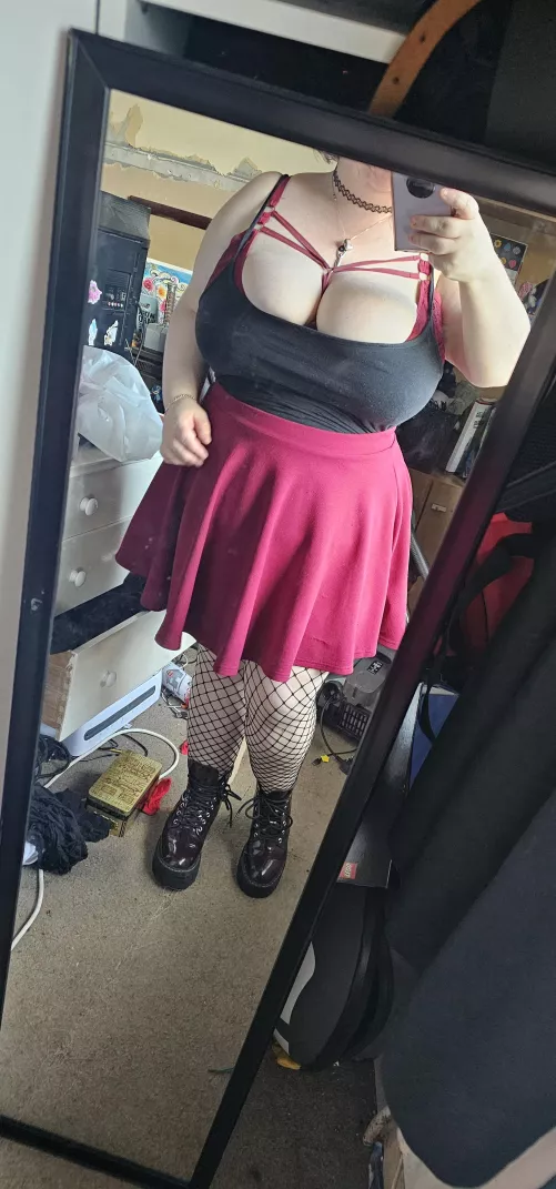 I'm cute  by Hollow_Insanity