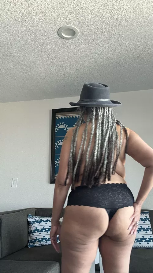 My 50 Yo Ass Loves Being Slapped While You’re Hitting It From Behind. 😈 by Mamalocs