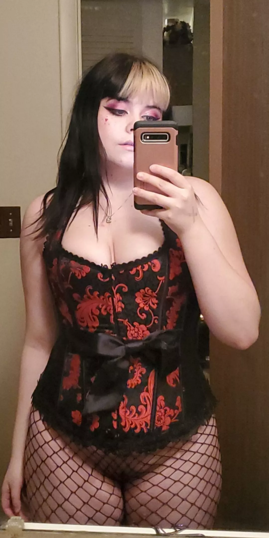 Red corset posted by butterf1ykisses