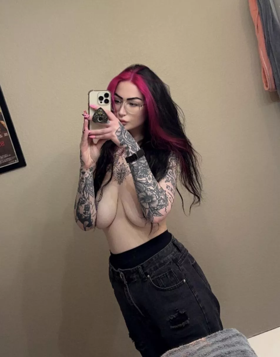 4 days until my birthday, bless your babygirl posted by Vampirebarbie333