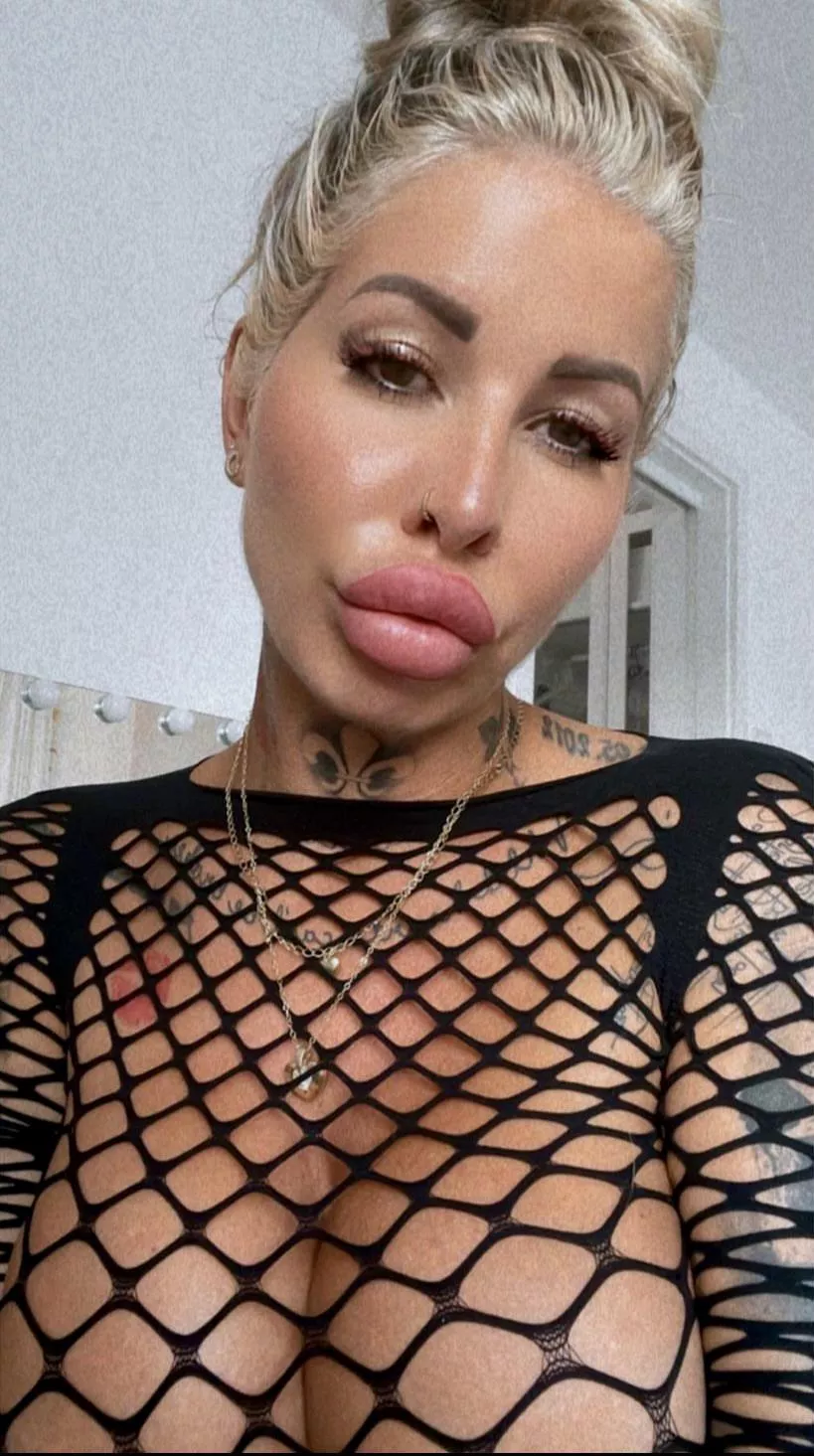 Beautiful pillows posted by merlinn123