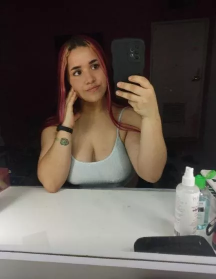 Do you want a kiss from me? posted by Sweetfoxylucy