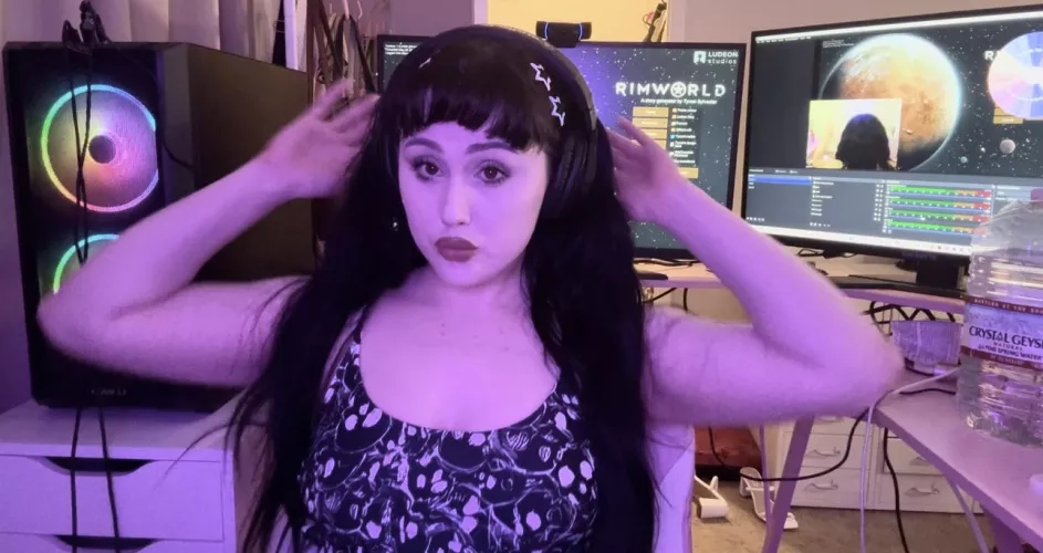 Emo girls are cutest when cumming <3 by babybonez_