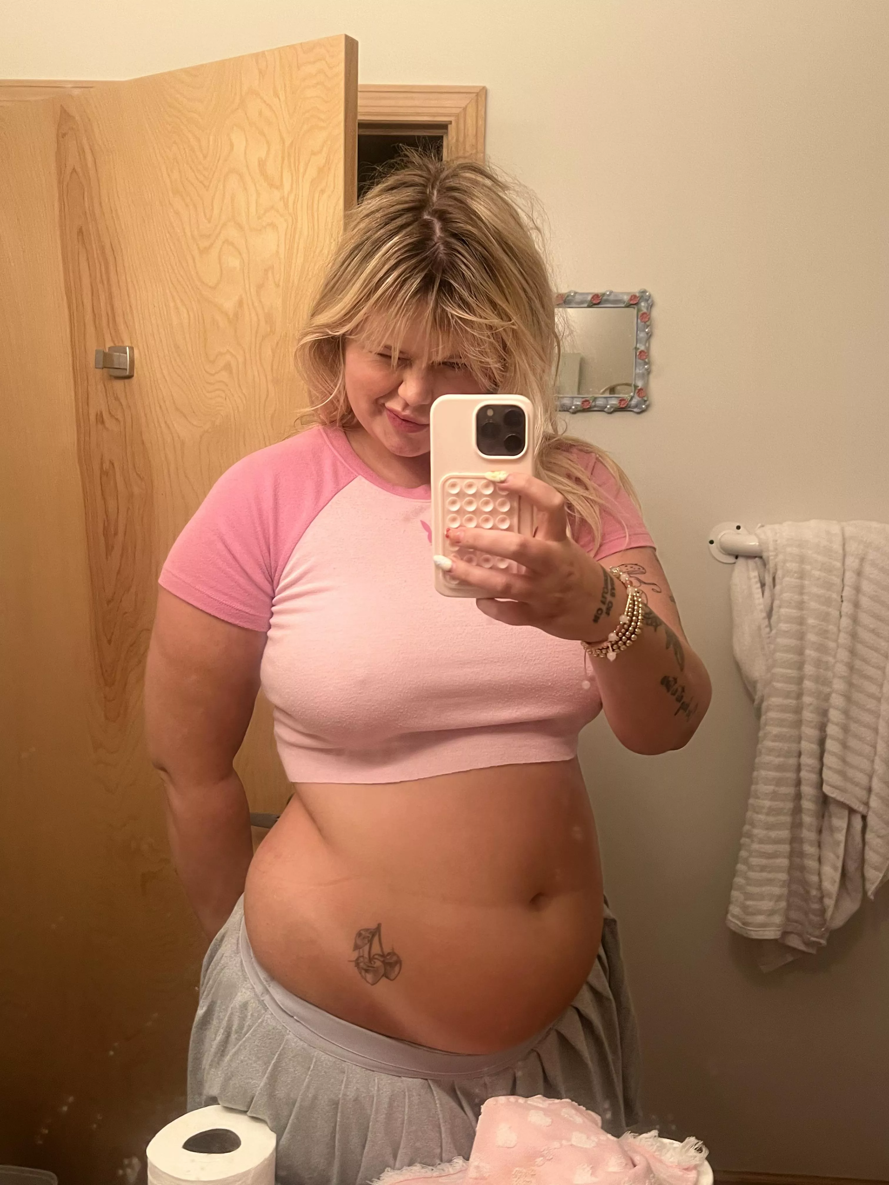 Growing out of my clothes  posted by wispy_girlwa