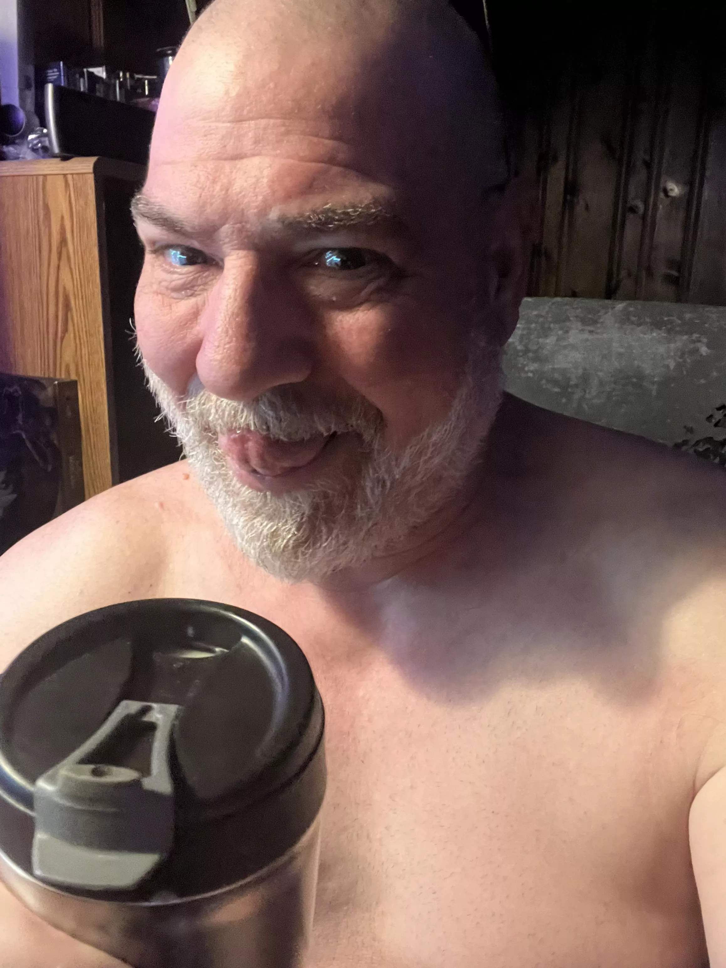 Happy Monday morning all you beautiful peeps! posted by Cpt_Greybeard69