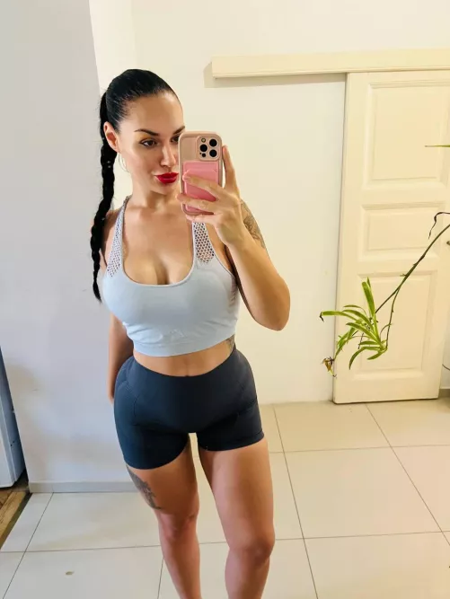 Just got a new sports bra, thoughts on it? by FluidClothes7399