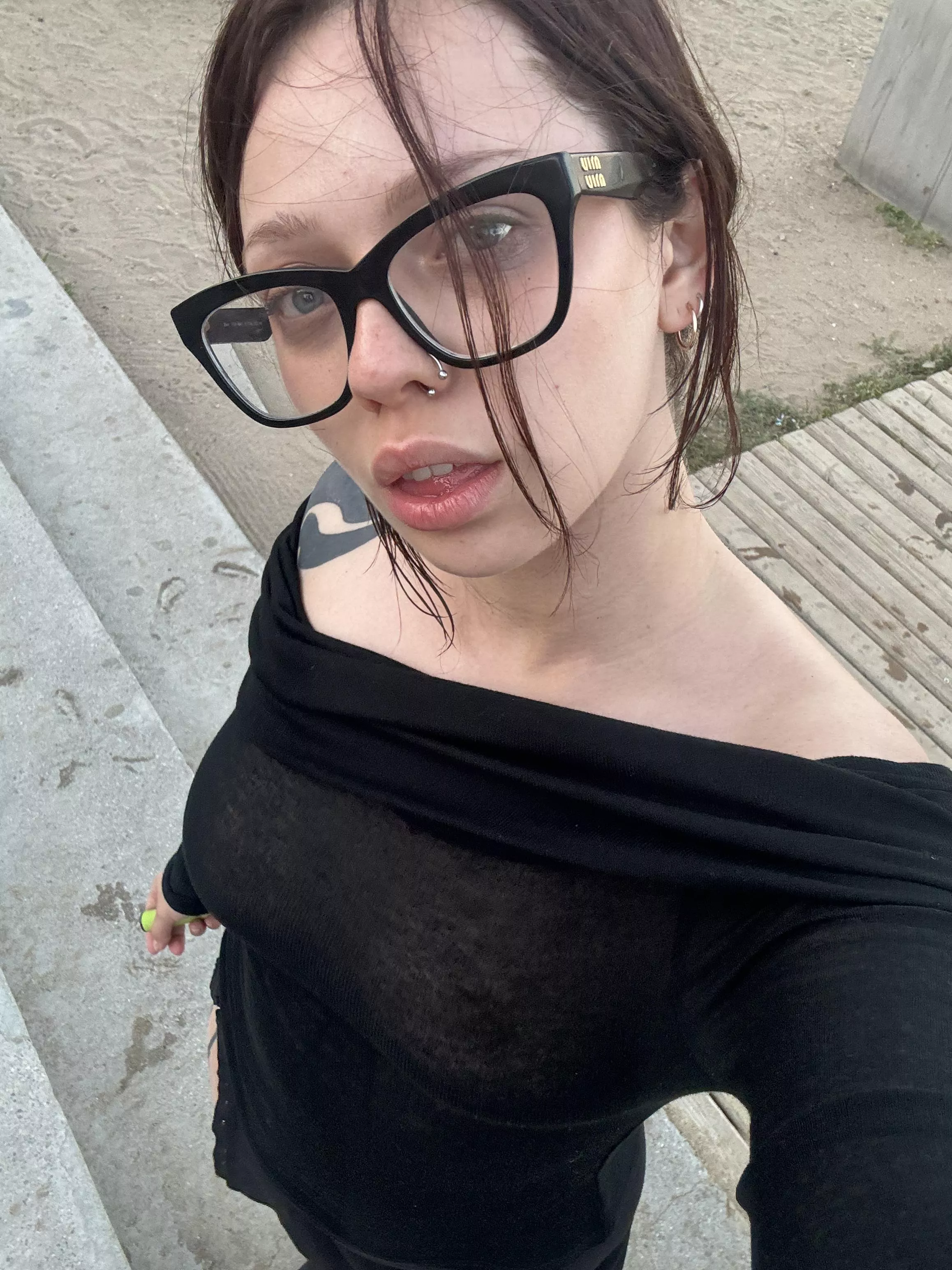 See-through a little bit🤫 posted by zzzzBangbangbanzzzz