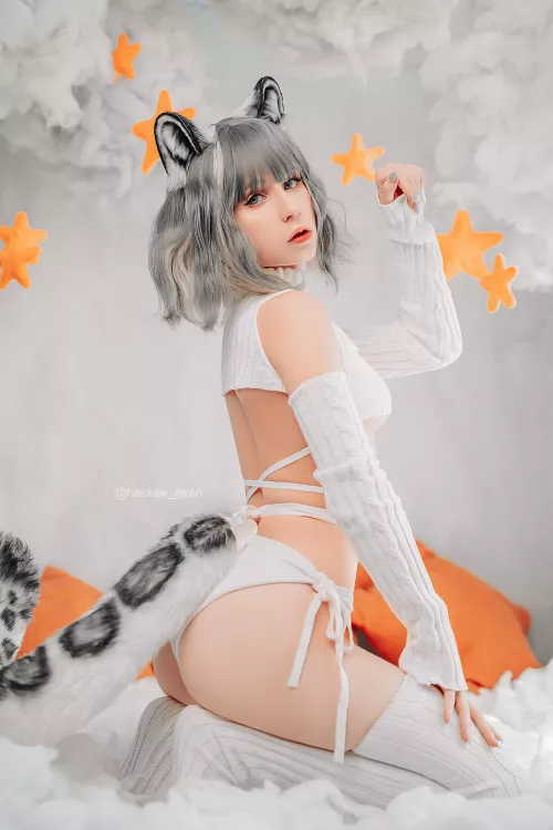 Snow leopard girl by Hackee by Hackee_chan