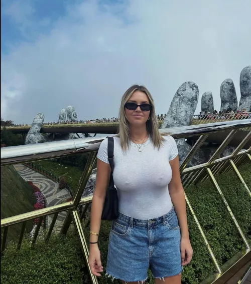 Traveler  by Rulingcafe999