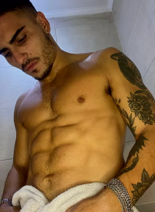 Want to see what I do when the water gets hot? by OlieTheKing